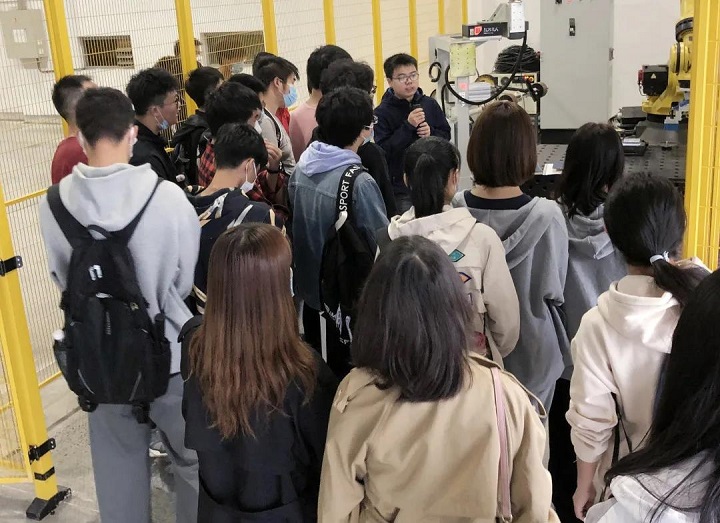 热烈欢迎常熟理工师生一行莅临AG旗舰厅参观交流