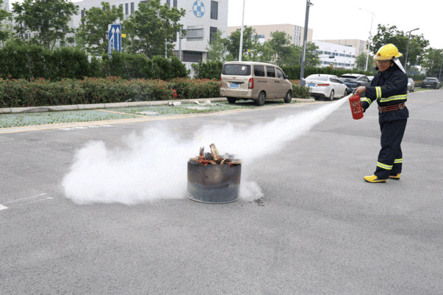 人人讲安全 个个会应急 | AG旗舰厅开展消防演习活动