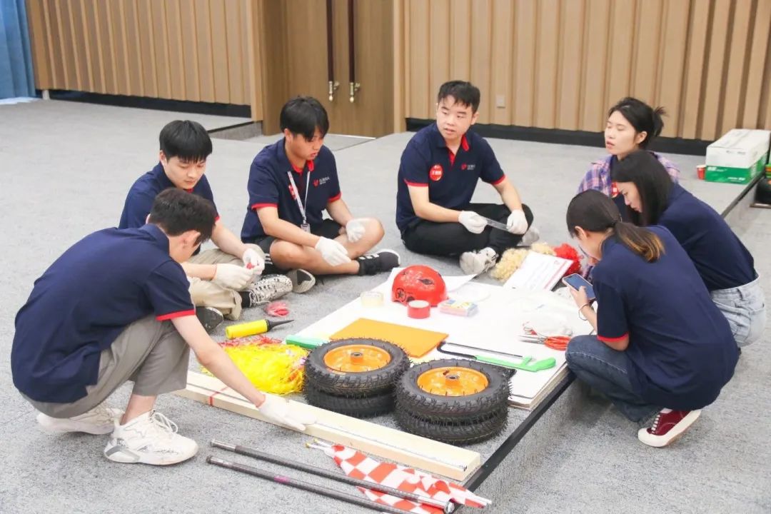 我们一起奔赴山海，领跑未来！