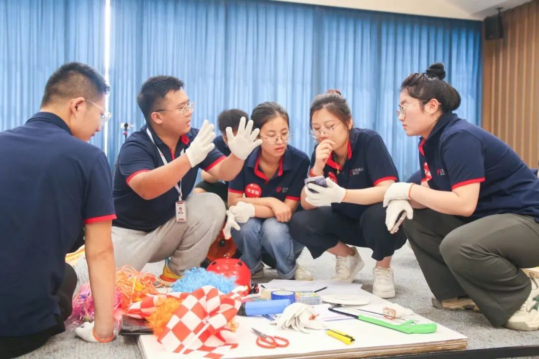 我们一起奔赴山海，领跑未来！