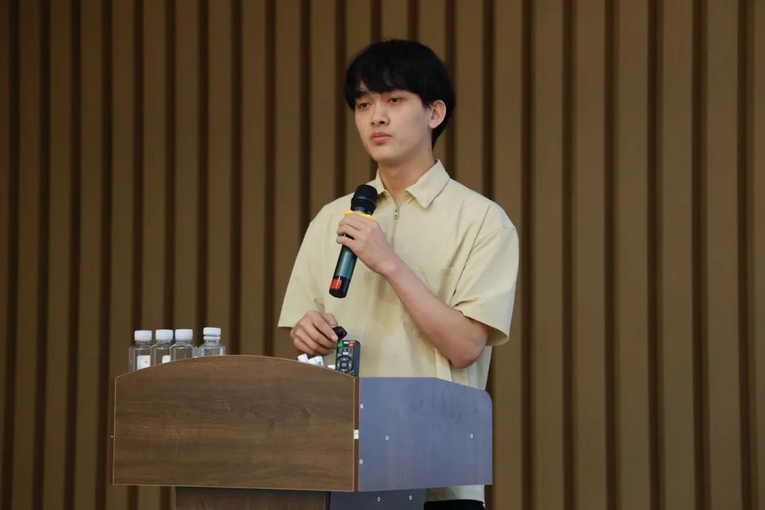 我们一起奔赴山海，领跑未来！